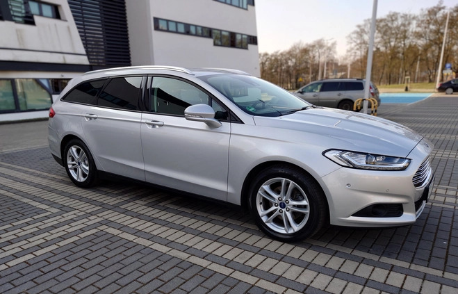 Ford Mondeo cena 62900 przebieg: 75000, rok produkcji 2018 z Szczecin małe 781